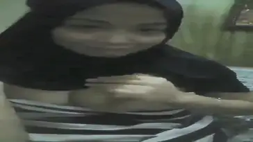 Istri Jilbab Hitam Minta Nambah Kapan Saja